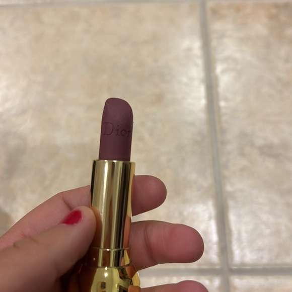 Diorific Mat Lipstick- Lovely - Picture 4 of 5